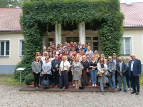 Zbiorowe zdjęcie uczestników spotkania